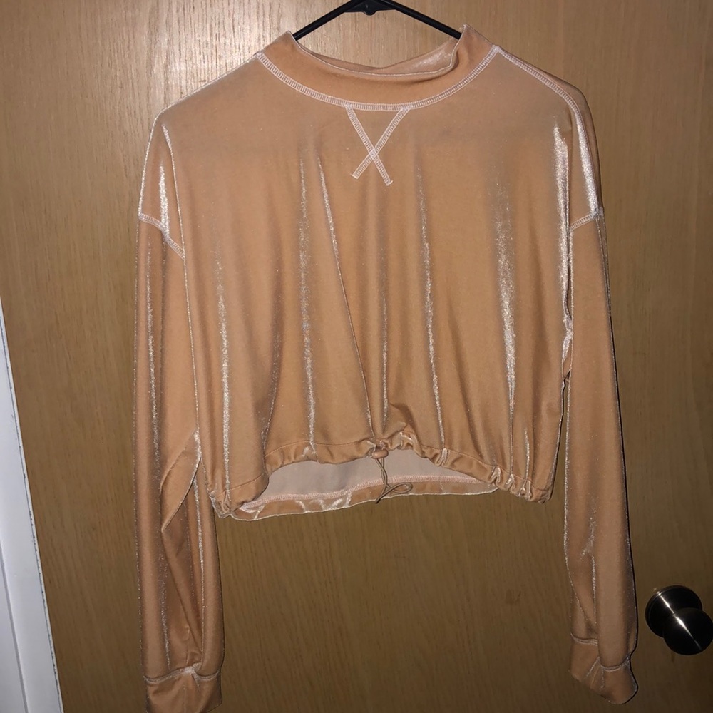Velvet tie front mock neck crop shirt!!